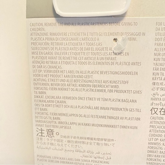 Disney mickey mouse colorable pillowcase with markers new with tag - Picture 11 of 14